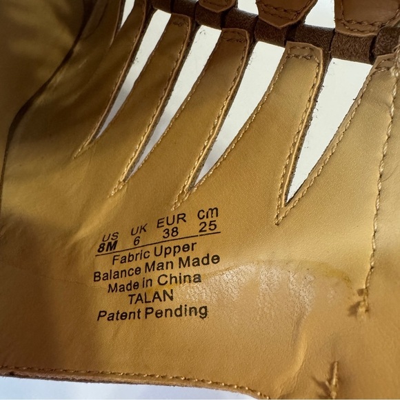 Naturalizer Caged Heeled Sandals Sz 8
Brown Strappy Comfort Dressy Boho heels - Picture 9 of 10